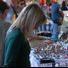 En el mercadillo se pueden encontrar manufacturas insólitas y originales como trabajos de decoupage, cerámica grafiada ferraresa, trabajos en vidrio, hierro forjado, acuarelas, marionetas de paño, anillos y collares con perlas y piedras. 